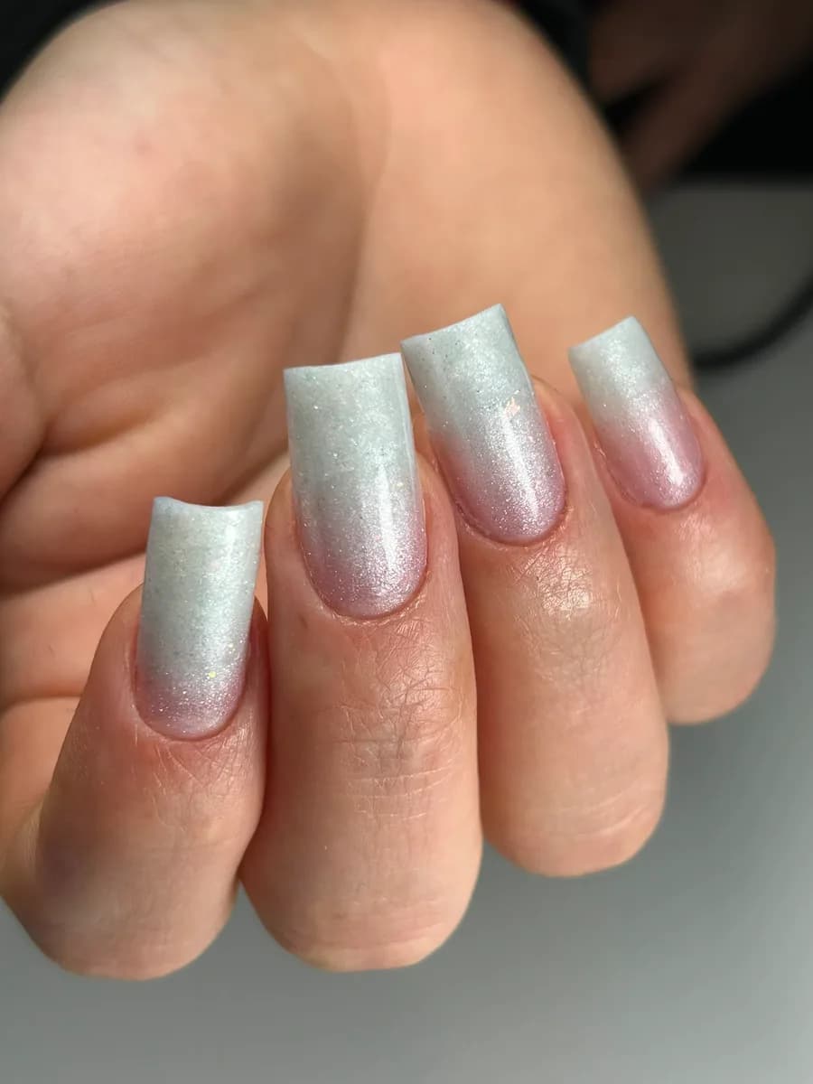 Plateado brillante