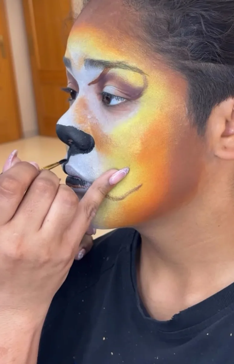 Maquillaje de fantasía en proceso