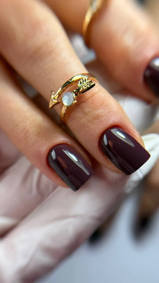 Esmaltado burdeos brillante